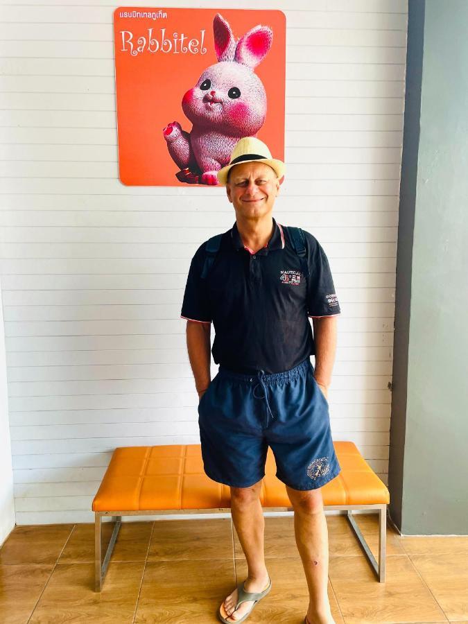 Rabbitel Phuket 호스텔 외부 사진