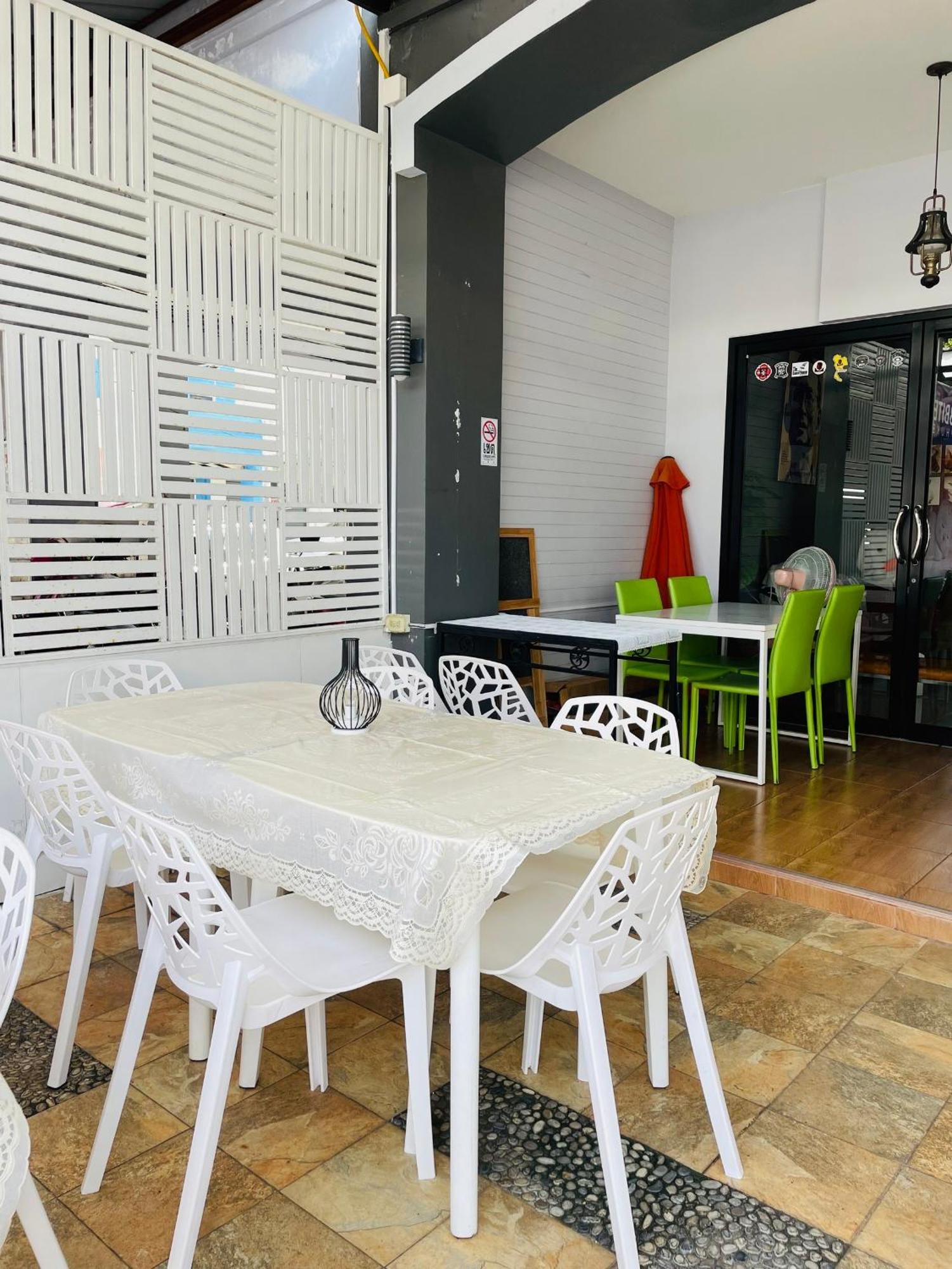 Rabbitel Phuket 호스텔 외부 사진